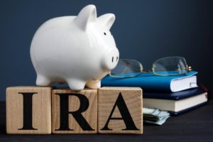 IRA vs Roth IRA, what is an IRA?